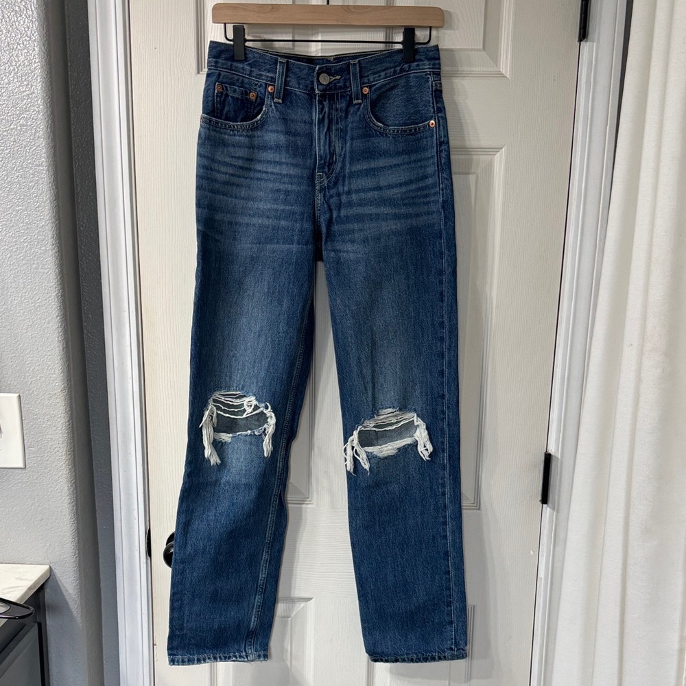 Levi’s Distressed Blue Low Pro Straight Leg Jeans Size 25